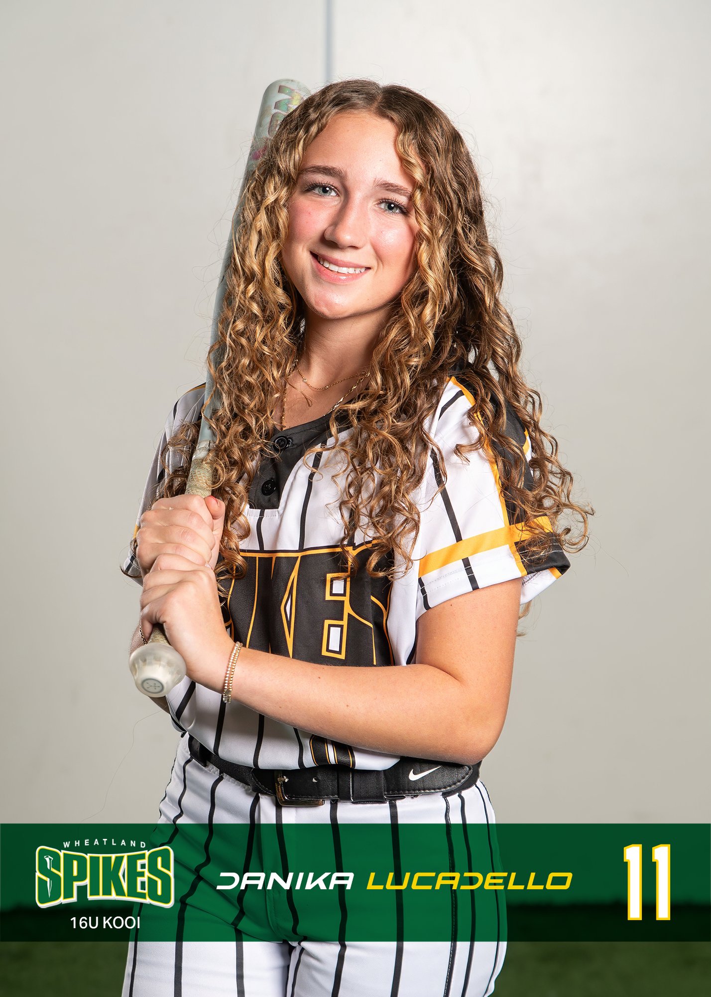 16U_Kooi_Profile_5x7_11 Danika Lucadello